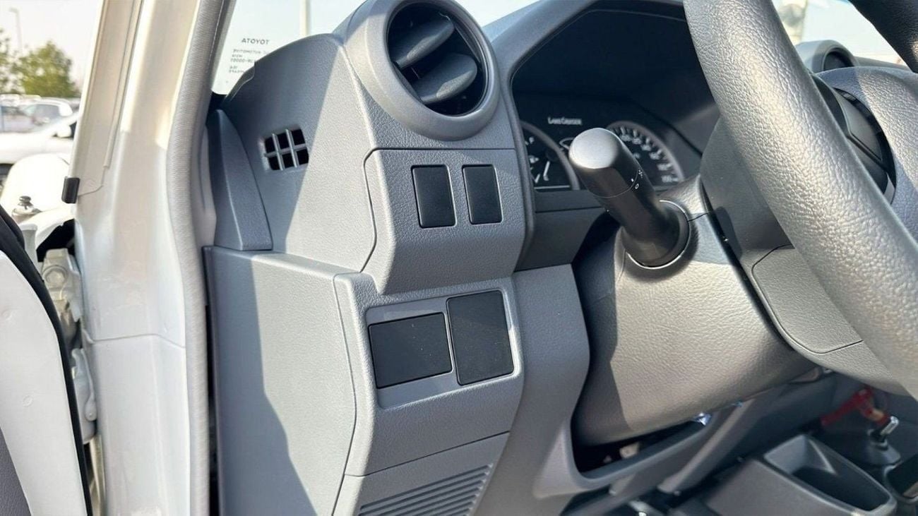 Toyota Land Cruiser Pick Up Land Cruiser Pick-up LC79 4.2L Diesel SC 4x4 MT 2025