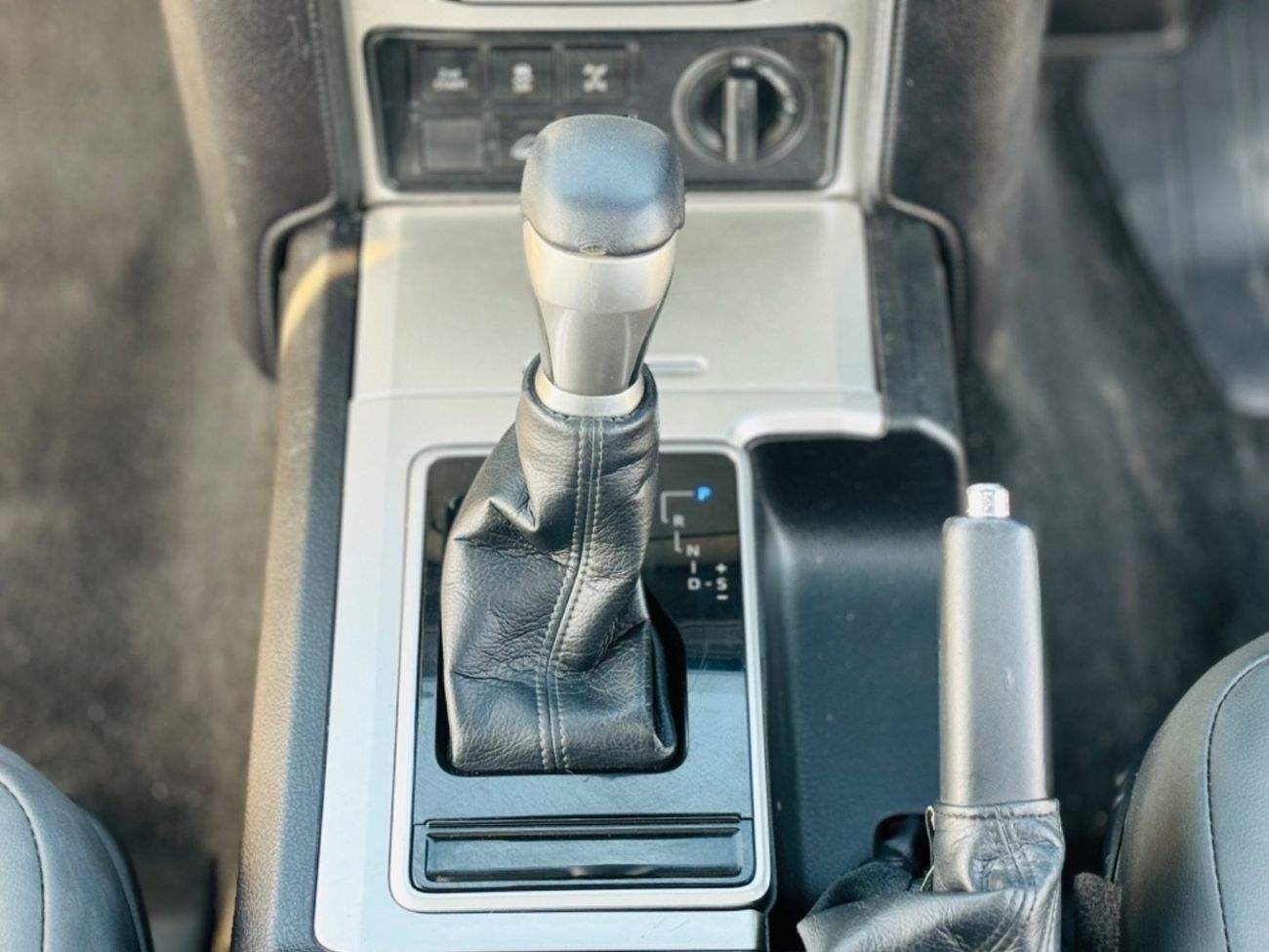 تويوتا برادو Land Cruiser prado 2019 diesel RHD full option