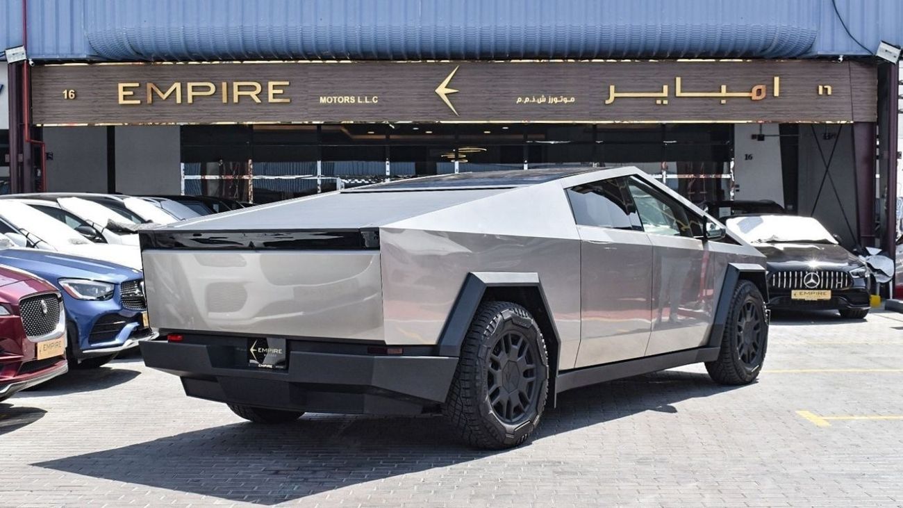 تسلا سايبرتراك Tesla Cybertruck / 2024