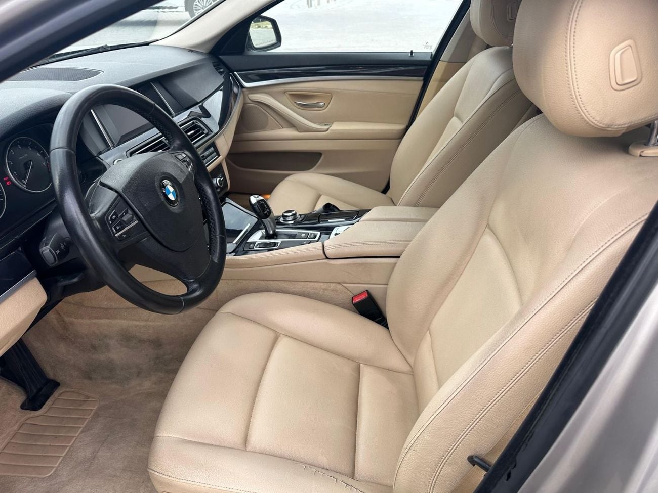 بي أم دبليو 520i