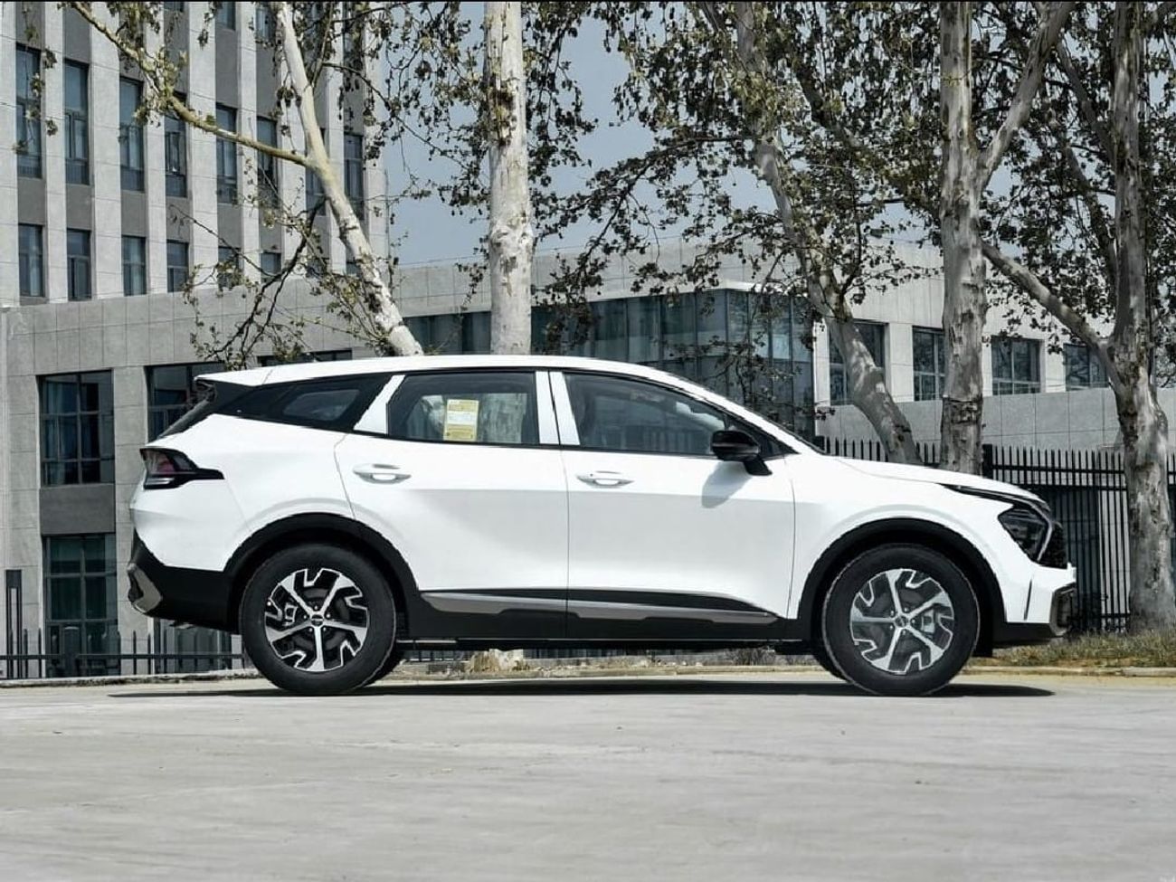 Kia Sportage STD (NON GCC)