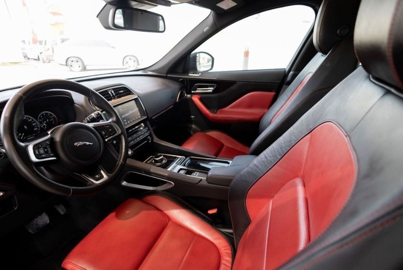 Jaguar F Pace Jaguar F-Pace R-Sport 2018 GCC under Warranty with Flexible Down-Payment.