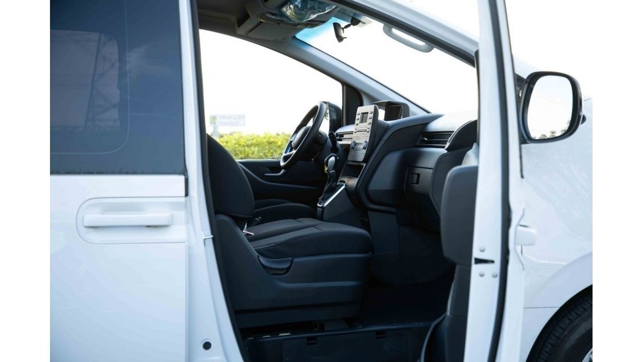 Hyundai Staria 2023 Hyundai Staria 3.5 11STR - White inside Black | Export Only