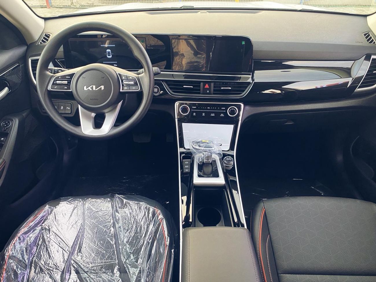 كيا سيلتوس Std 1.6L (123 HP)