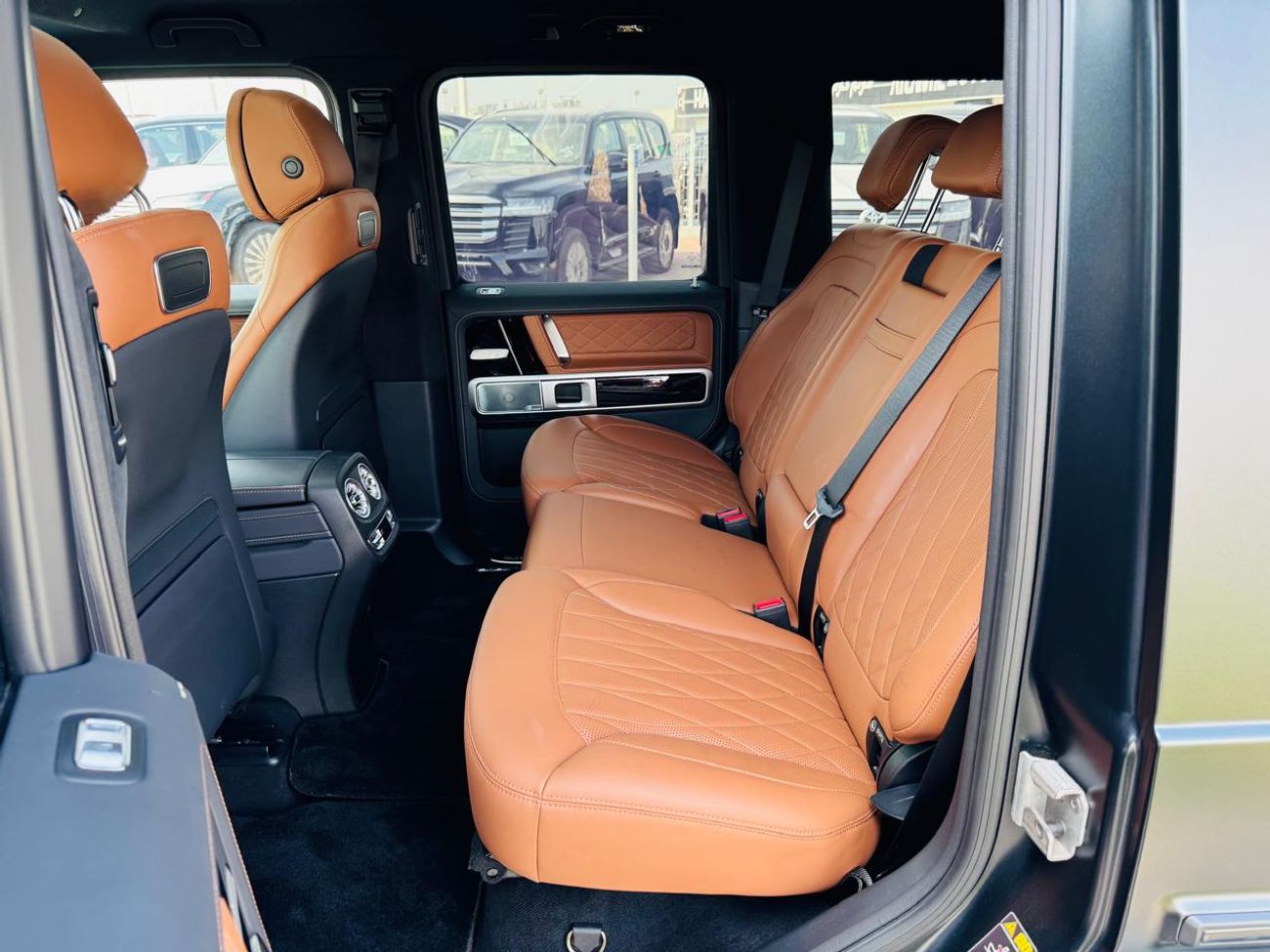 Mercedes-Benz G 63 AMG 4MATIC SUV RHD 4.0L Bi-Turbo V8 petrol engine Japanese Specs Automatic Gear AWD 5 Seats 5 Doors