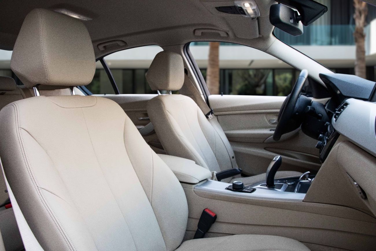 بي أم دبليو 318i 318i | 1,273 P.M | 0% Downpayment | Under Warranty!