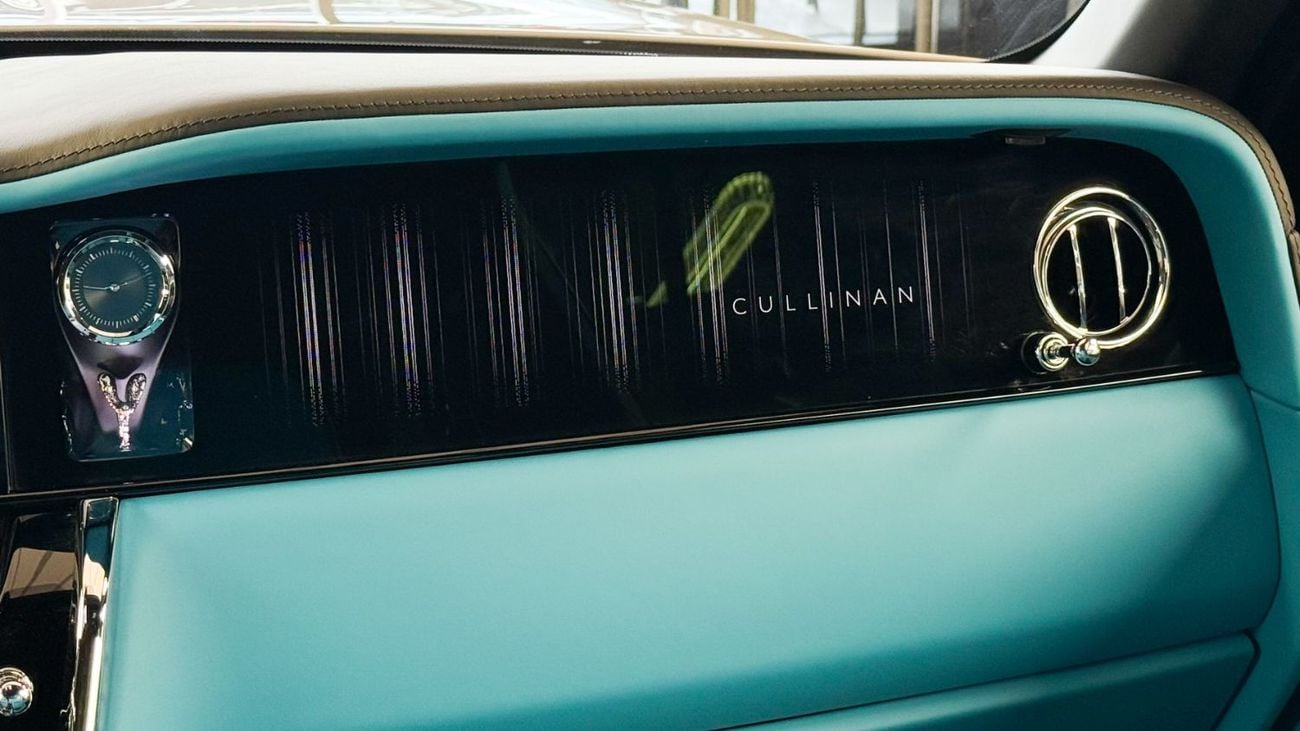 Rolls-Royce Cullinan Rolls Royce Cullinan - Silver Badge - 2026