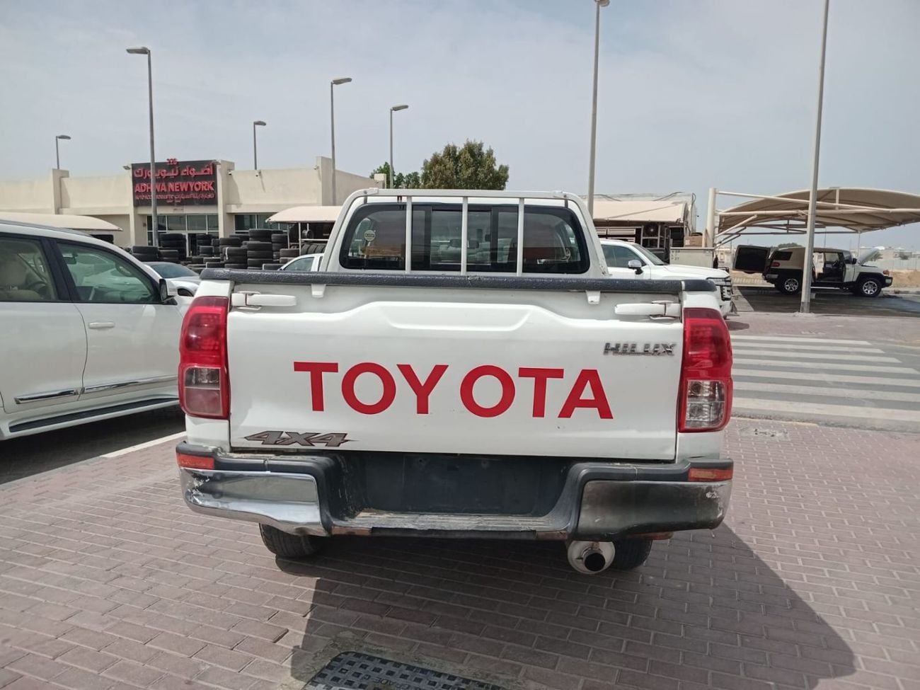 Toyota Hilux DC 2.4L 4WD DIESEL MANUAL TRANSMISSION