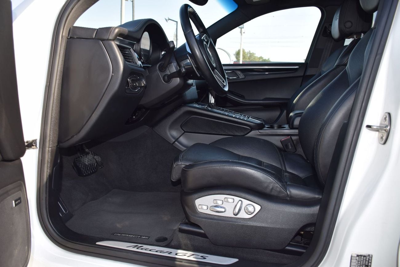 Porsche Macan Porsche Macan gts 3.0L 6 cylinder twin turbo