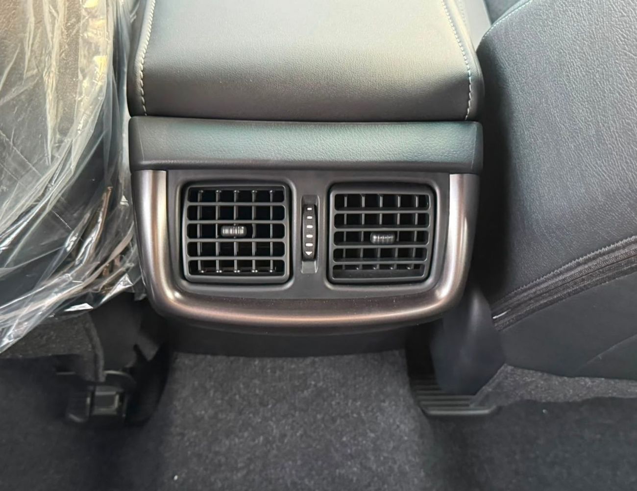 Toyota Hilux GR SPORT || 2.8L DIESEL V4 4WD | DRIVER PWR SEAT WITH LEATHER | 360*CAMERA | TRIP TRONIC (CODE # HDG