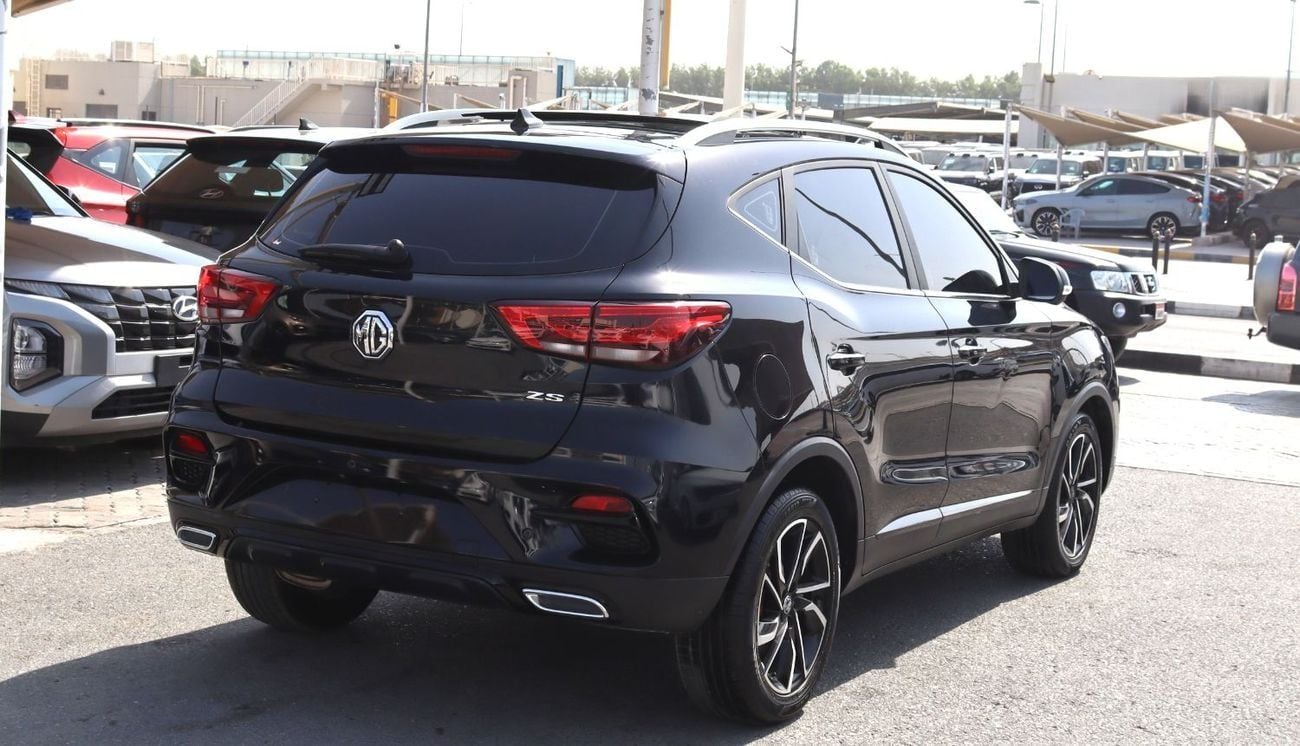أم جي ZS MG ZS 2023 Full option - GCC- In excellent condition -Engine 1.5L - KM 86000 - PRICE 45000 AED