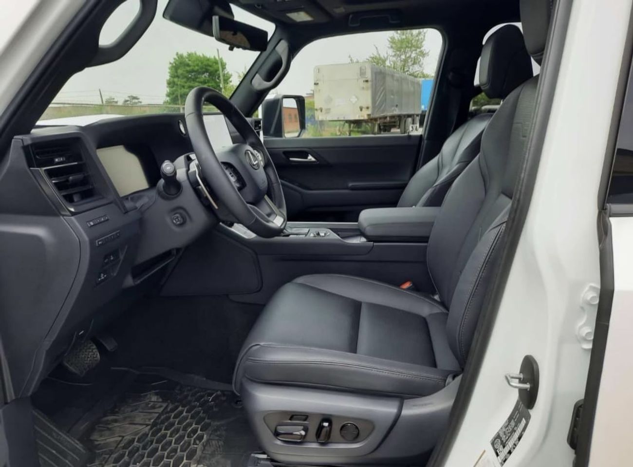 Lexus GX550 Executive Full Options 6seaters