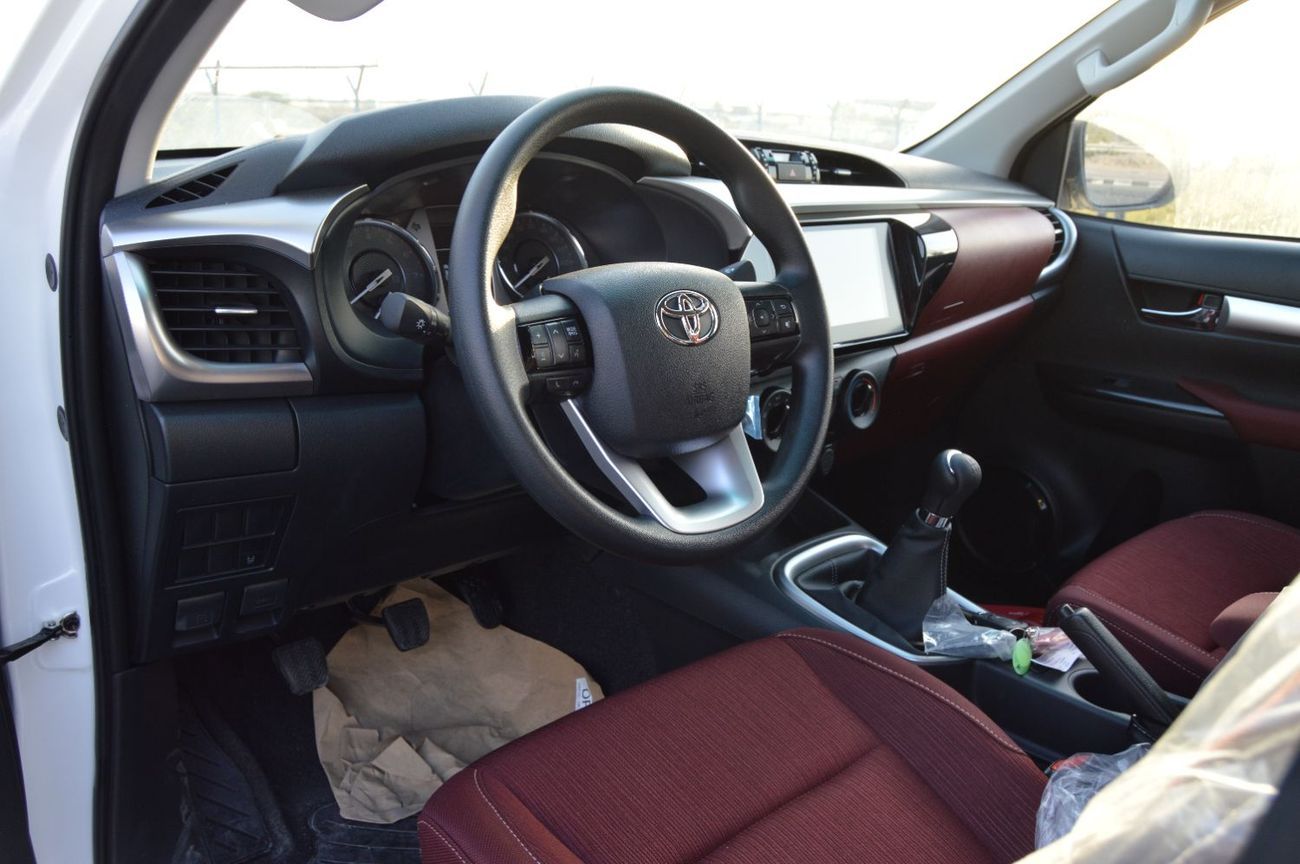 Toyota Hilux Toyota Hilux Pick Up Year: 2025 Color: White