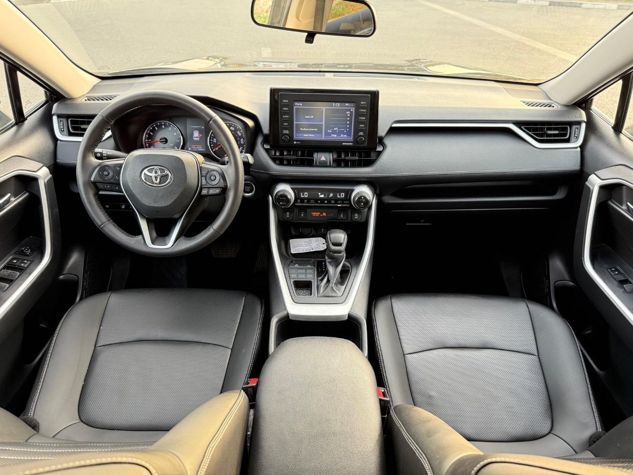 تويوتا راف ٤ XLE premium 2.5 L sunroof, leather seats, push start 2022