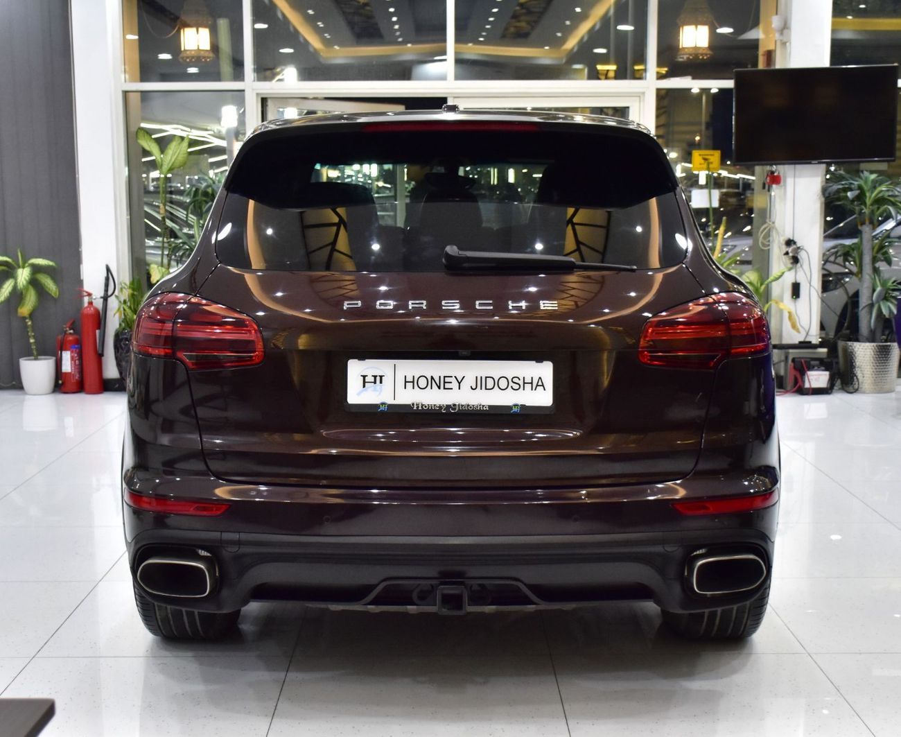 Porsche Cayenne PLATINUM EDITION EXCELLENT DEAL for our Porsche Cayenne ( 2018 Model ) in Brown Color American Specs