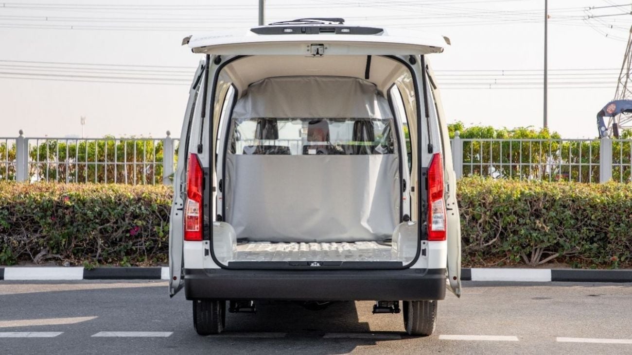 Toyota Hiace COMMERCIAL high roof  3.5L 6CYL M/T GASOLINE 3YEARS LOCAL WARRANTY. Local Registration + 10%