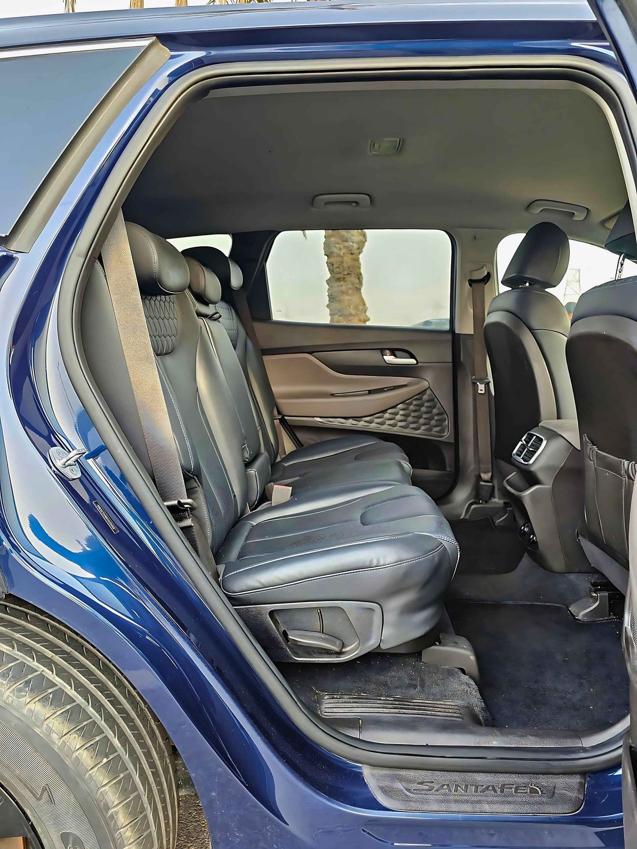 Hyundai Santa Fe SE/ RADAR/ LANE ASSIST/ LEATHER SEATS/ DVD CAMERA/ EXPORT ONLY / LOT# 35098