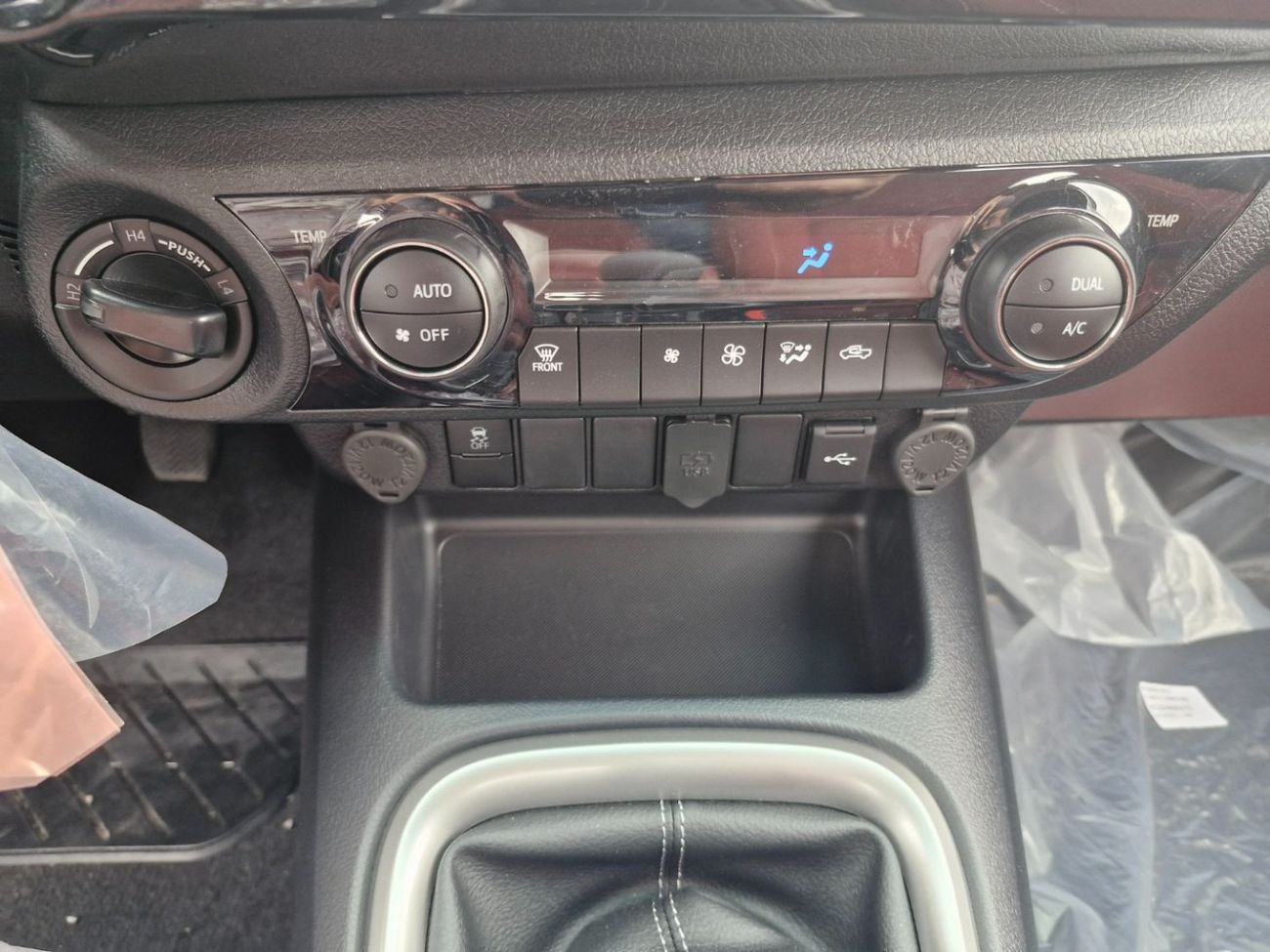 Toyota Hilux 2025 TOYOTA HILUX DC PICKUP 2.7L PETROL 4X4 MANUAL