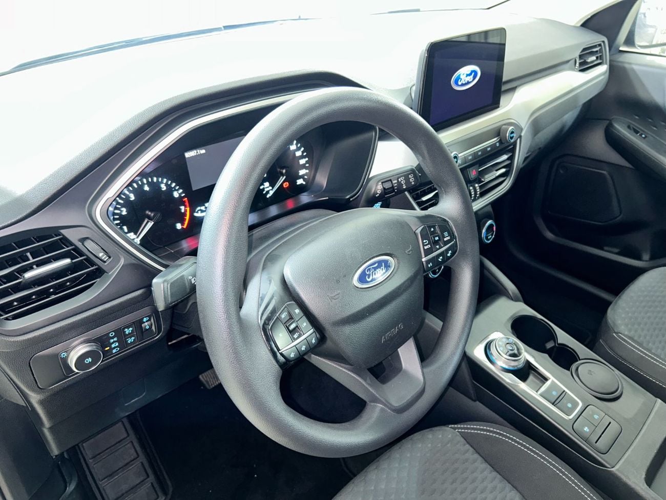 Ford Escape 1.5T Ambiente E1021 / FREE Insurance + Registration / AL TAYER MOTORS / AL QOUZ SHOWROOM