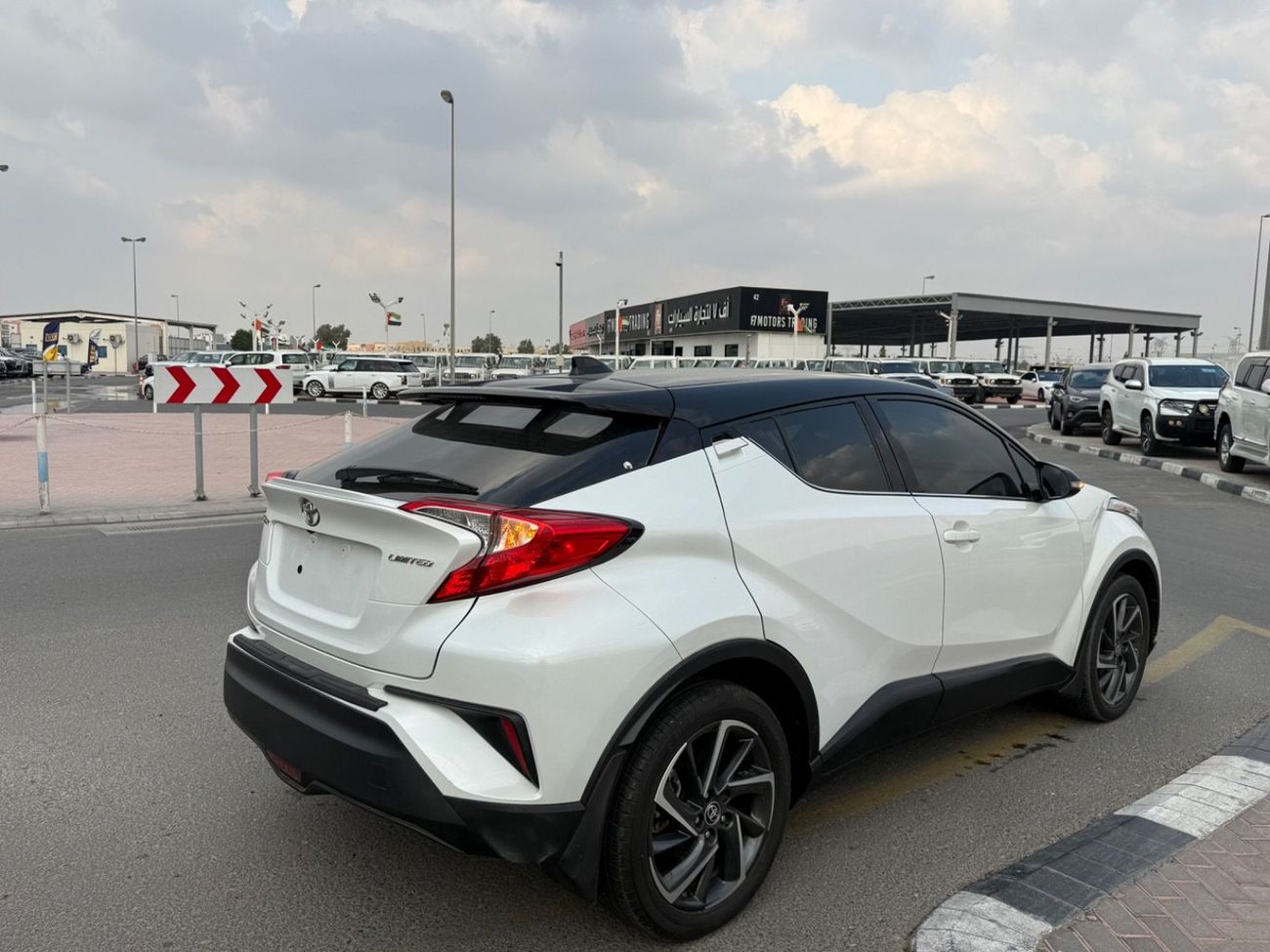 تويوتا CHR LIMITED,LEADER SEAT,PUSH START, STICKER 2023 MODEL