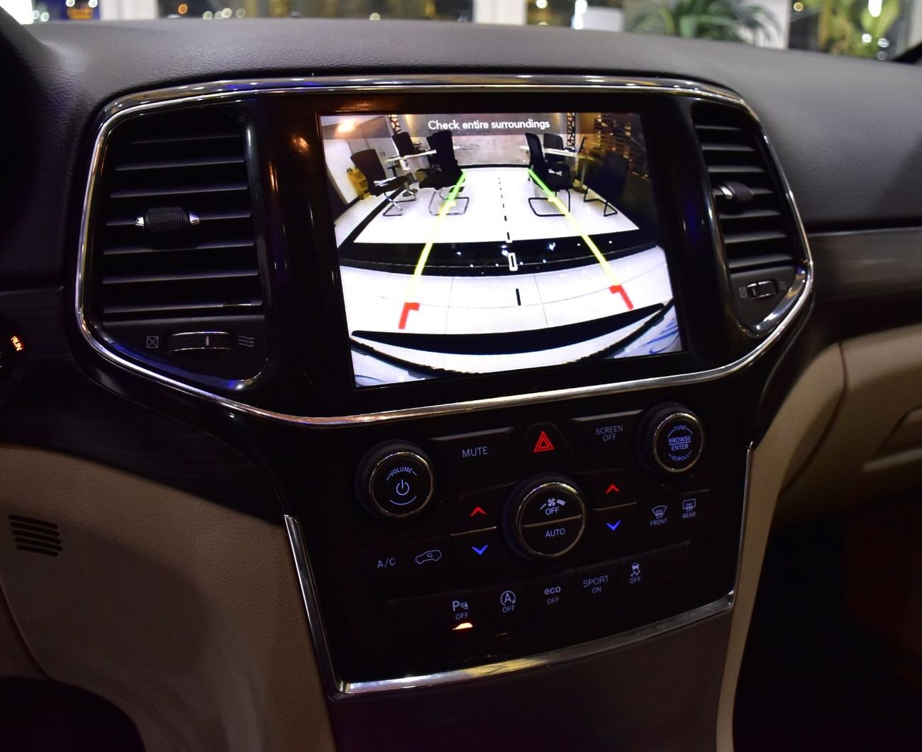 جيب جراند شيروكي EXCELLENT DEAL for our Jeep Grand Cherokee 4x4 ( 2019 Model ) in White Color GCC Specs