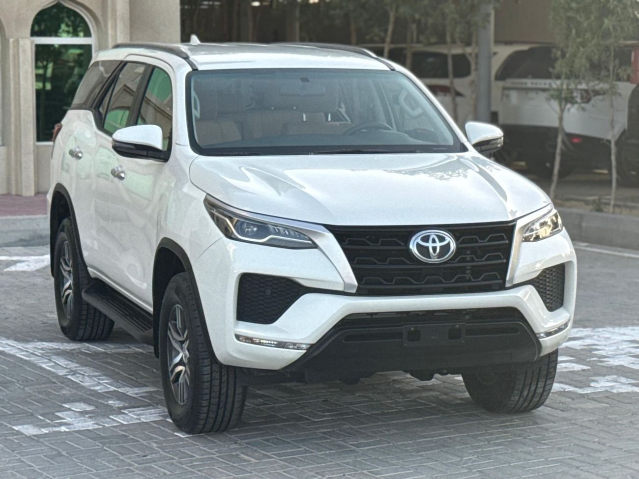 Toyota Fortuner 2.7L EXR LHD Automatic Petrol SUV AWD 7 Seats 5 Doors