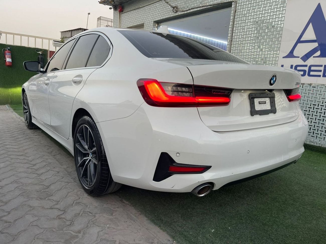 BMW 330i M SPORT