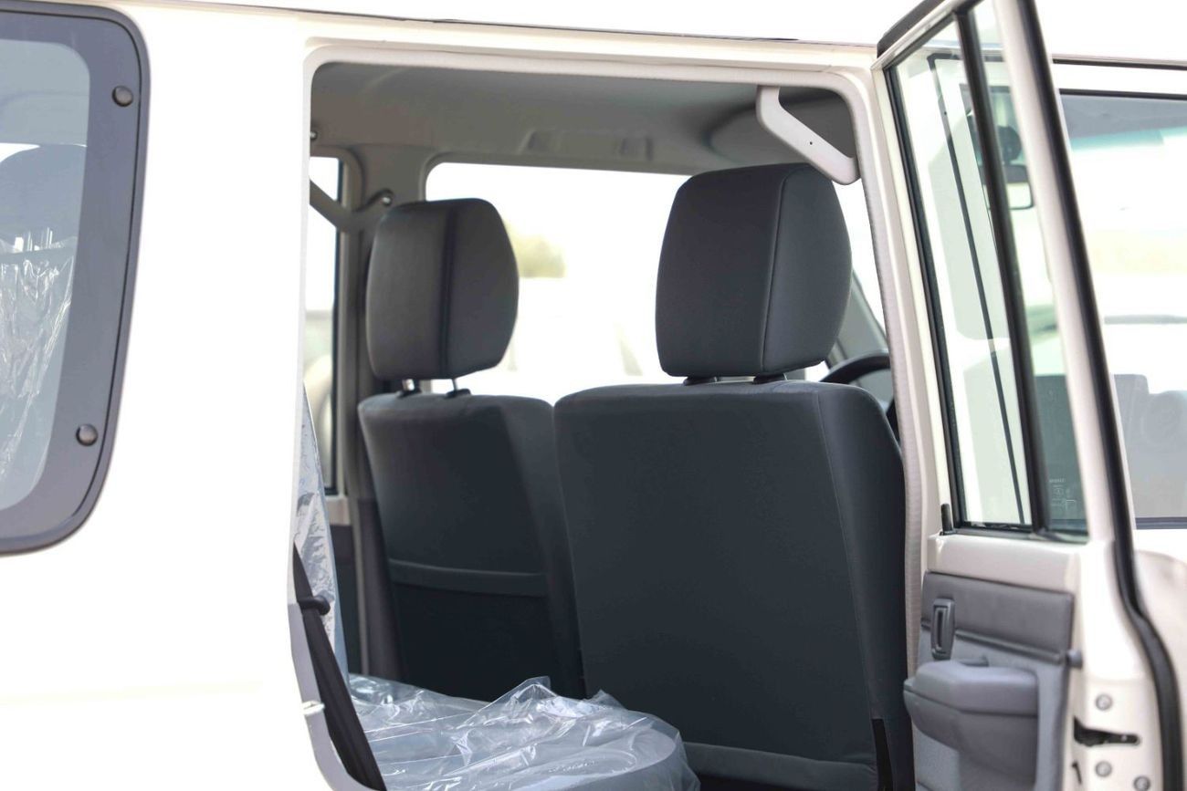 تويوتا لاند كروزر 70 2025 TOYOTA LC76 HARDTOP LX  B 4.0 - WHITE inside BLUISH GREY | Export Only