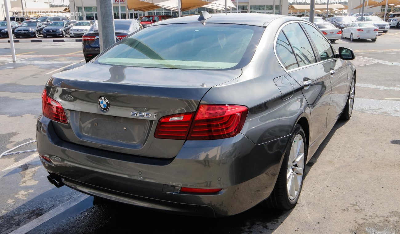 BMW 520i i