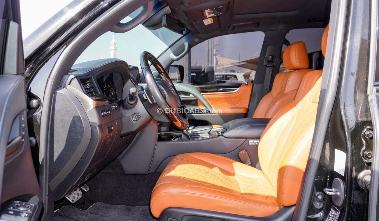 Lexus LX 570 Black Edition S