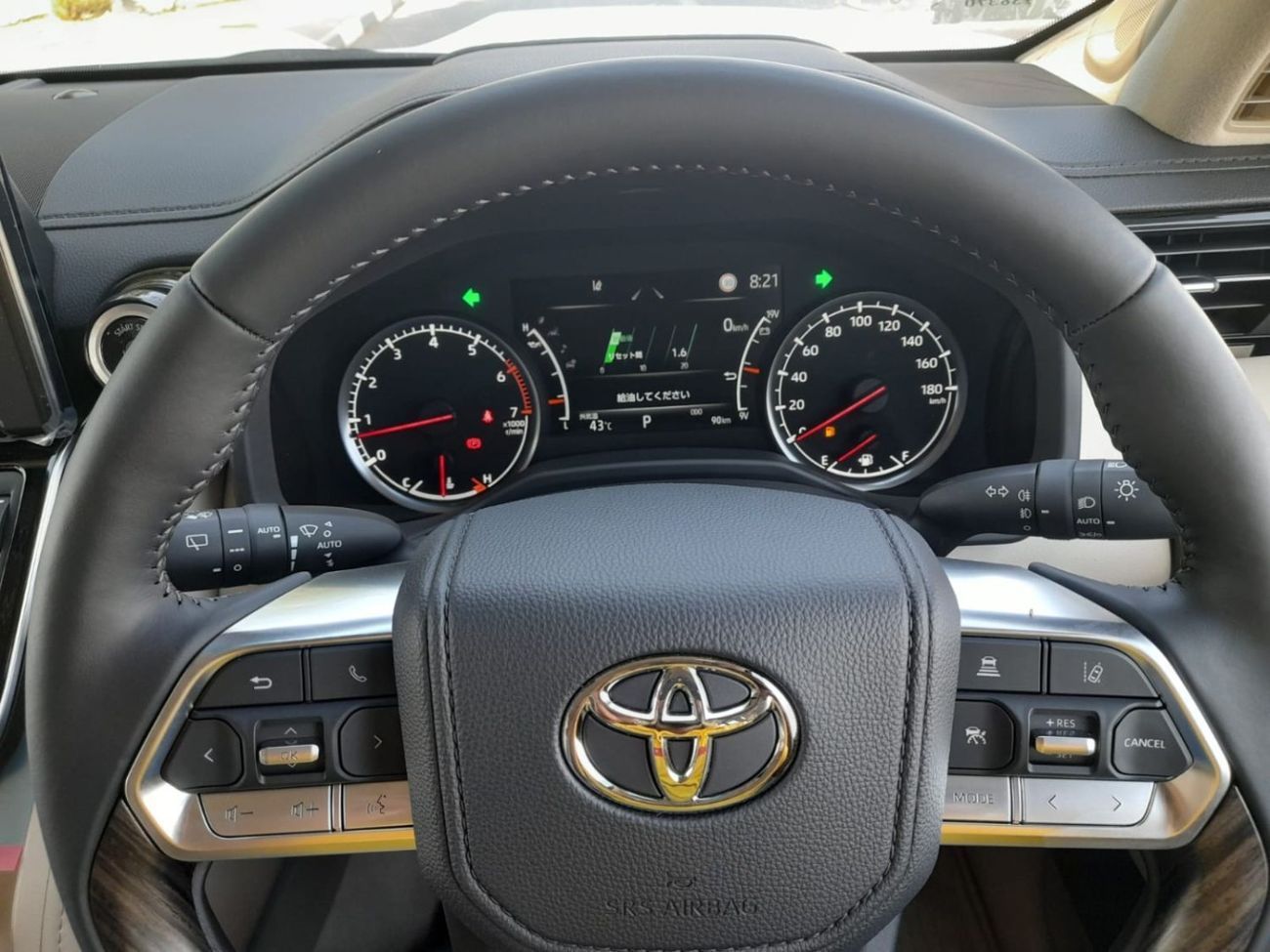 تويوتا لاند كروزر ZX FULL OPTIONS PETROL 7 SEATER TOP RANGE COMPLETE