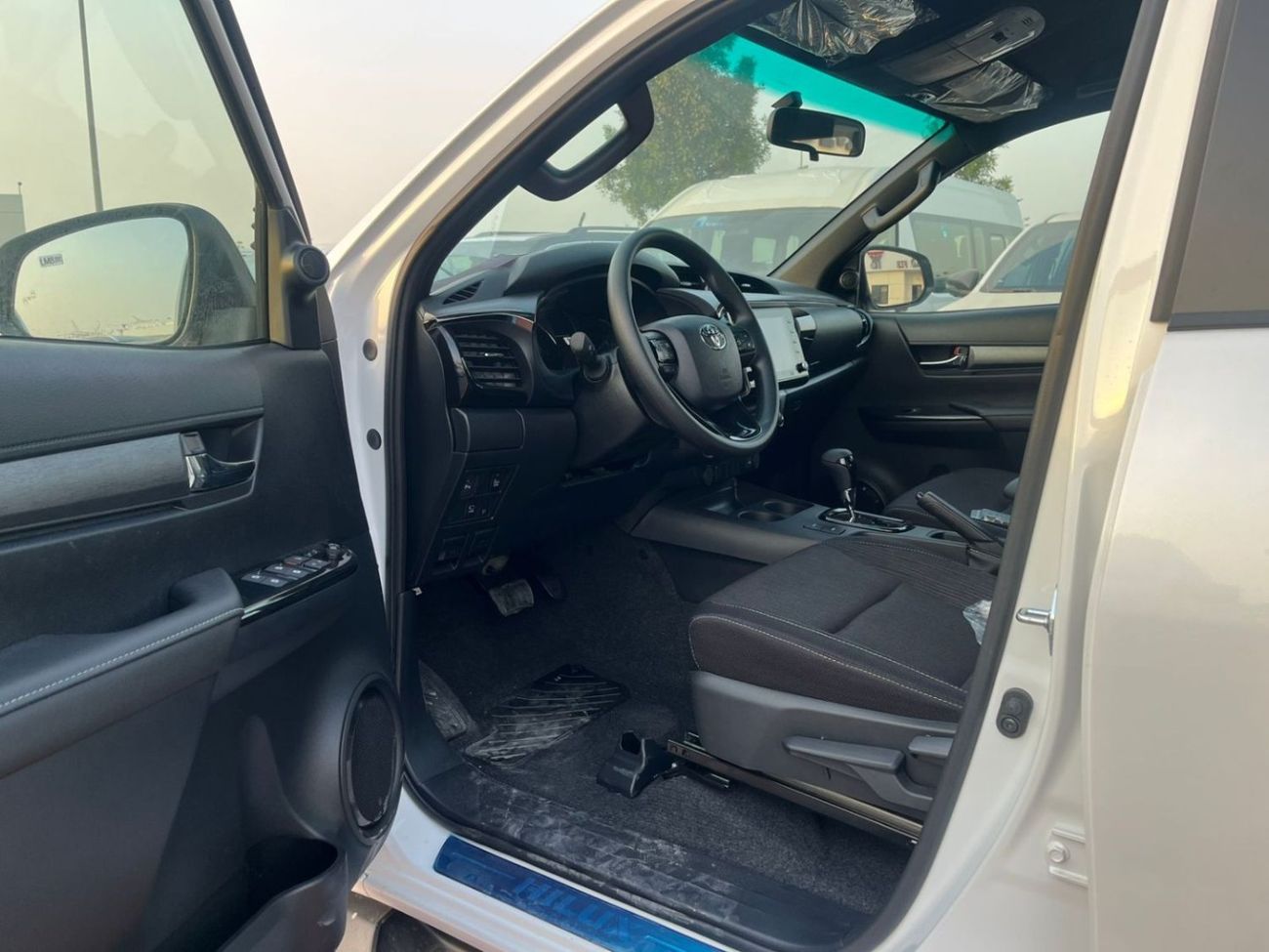 Toyota Hilux TOYOTA HILUX 4.0 ADVENTURE WHITE 2025