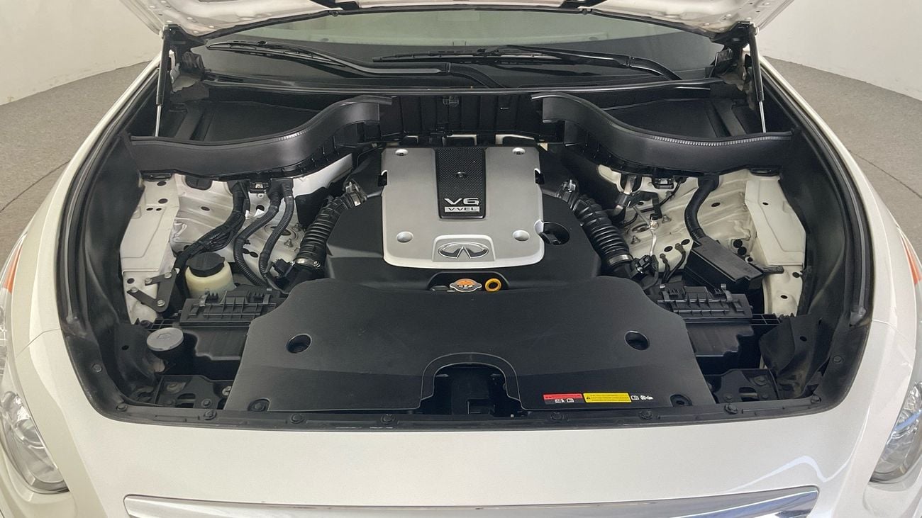 Infiniti QX70 3.7 LUXE SENSORY 4WD AUTO | Guaranteed Warranty | 0 Down Payment