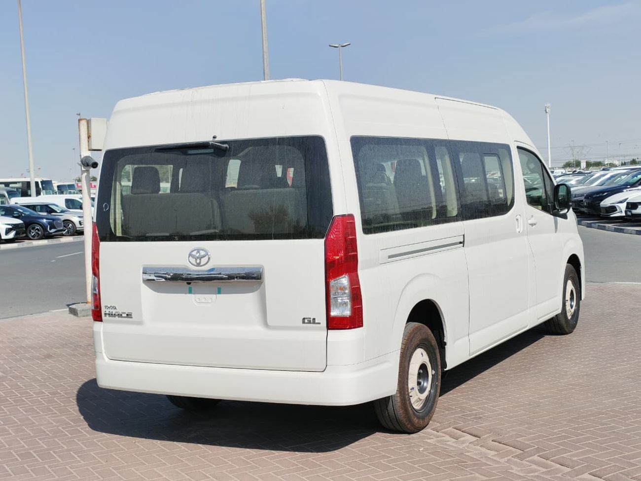 تويوتا هاياس 2026 Toyota Hiace DX 13-Seater High Roof 2.8L 4-Cyl Diesel M/T RWD Export Only