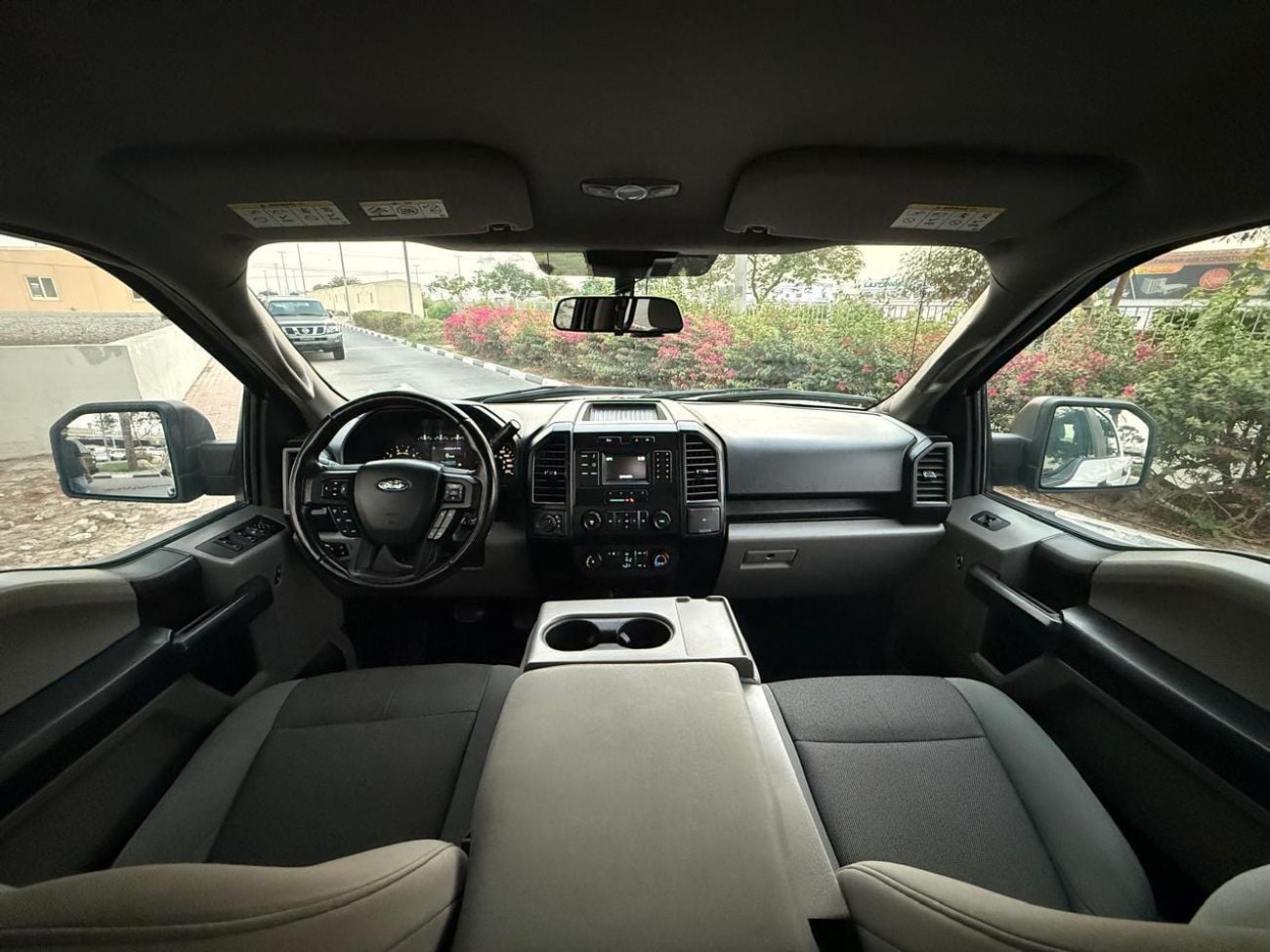 Ford F-150 XL FX4 Platinum 5.0L FX4  5.0L FORD F150 2019 GCC V8 FX4 IN GOOD CONDITION