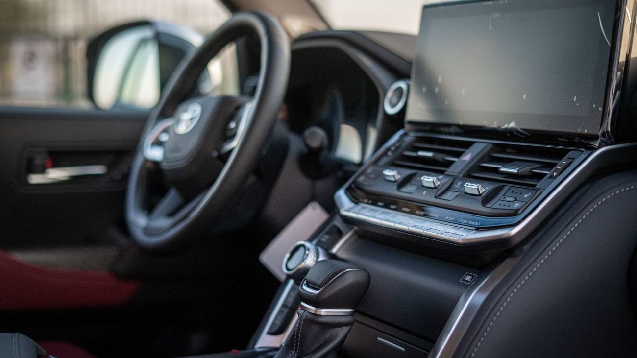 Toyota Land Cruiser VXR V6 3.3L Diesel 2025YM