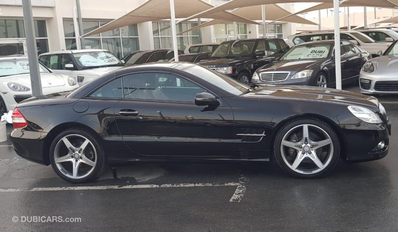 Mercedes-Benz SL 350 Mercedes benz Sl350 model 2009 GCC car prefect condition full option low mileage  One owner