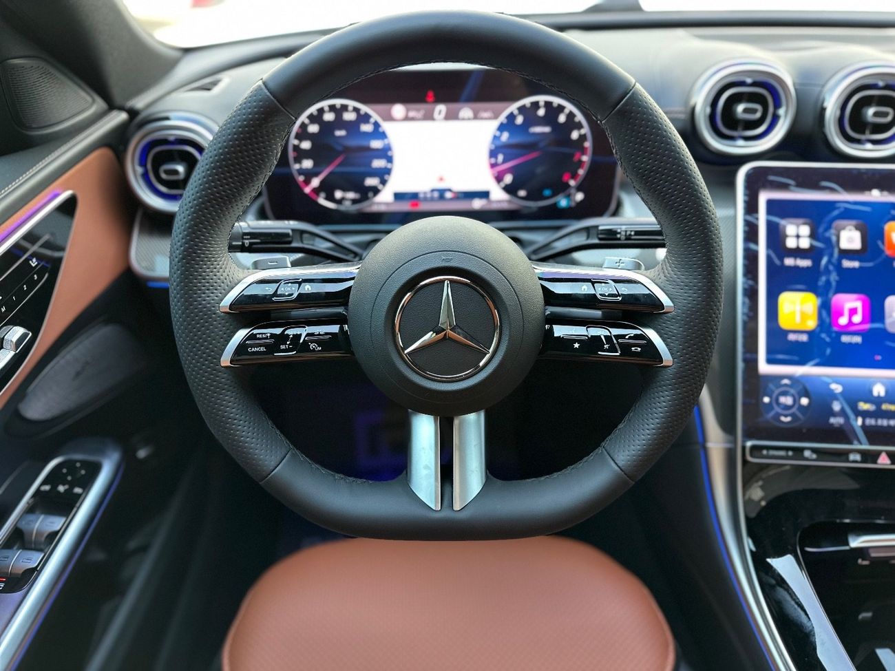 Mercedes-Benz C 200 Premium 2.0L MERCEDES-BENZ C200 | BRAND NEW | 2025 | KOREAN SPACE