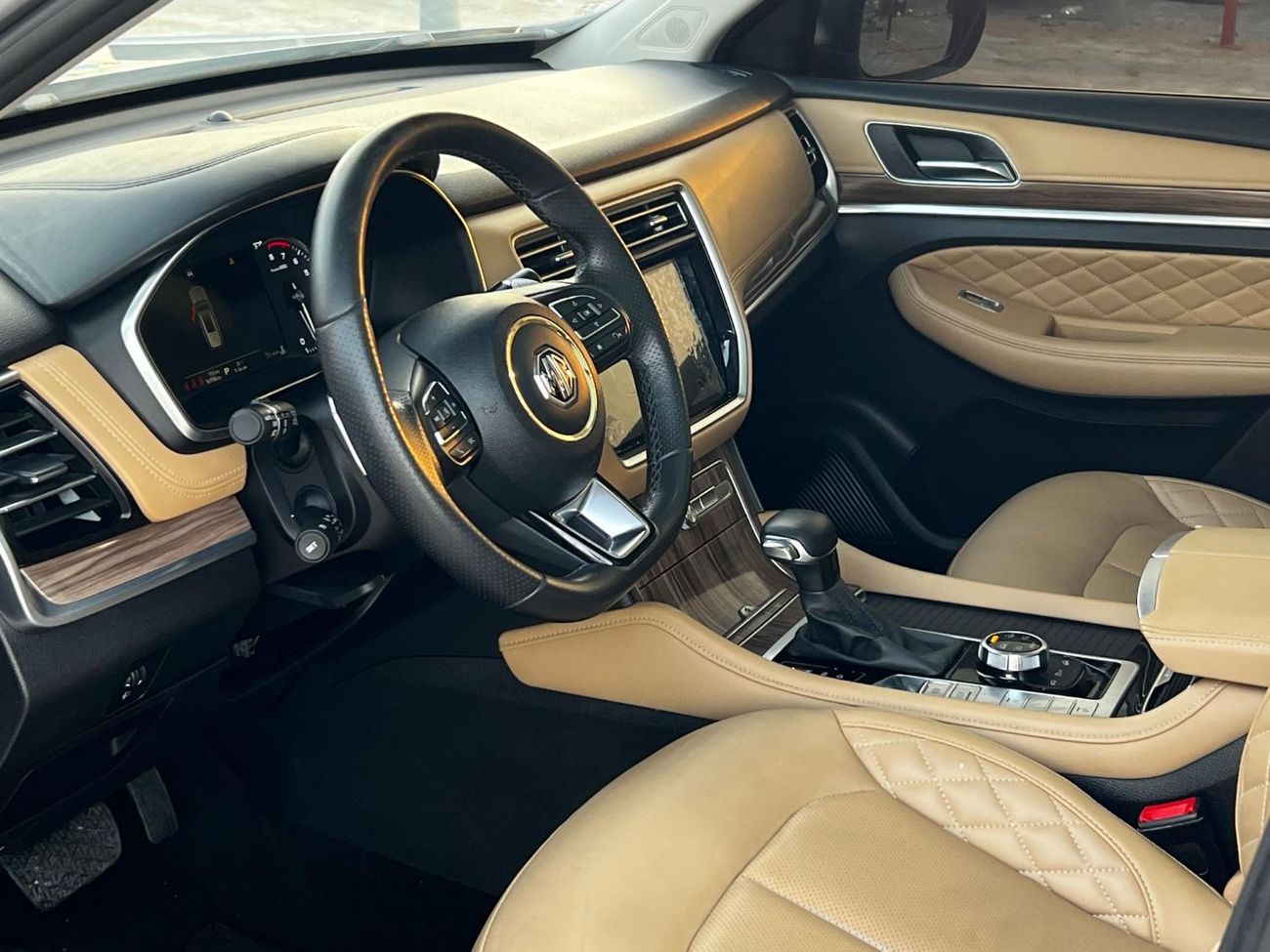 أم جي RX8 لاكجري