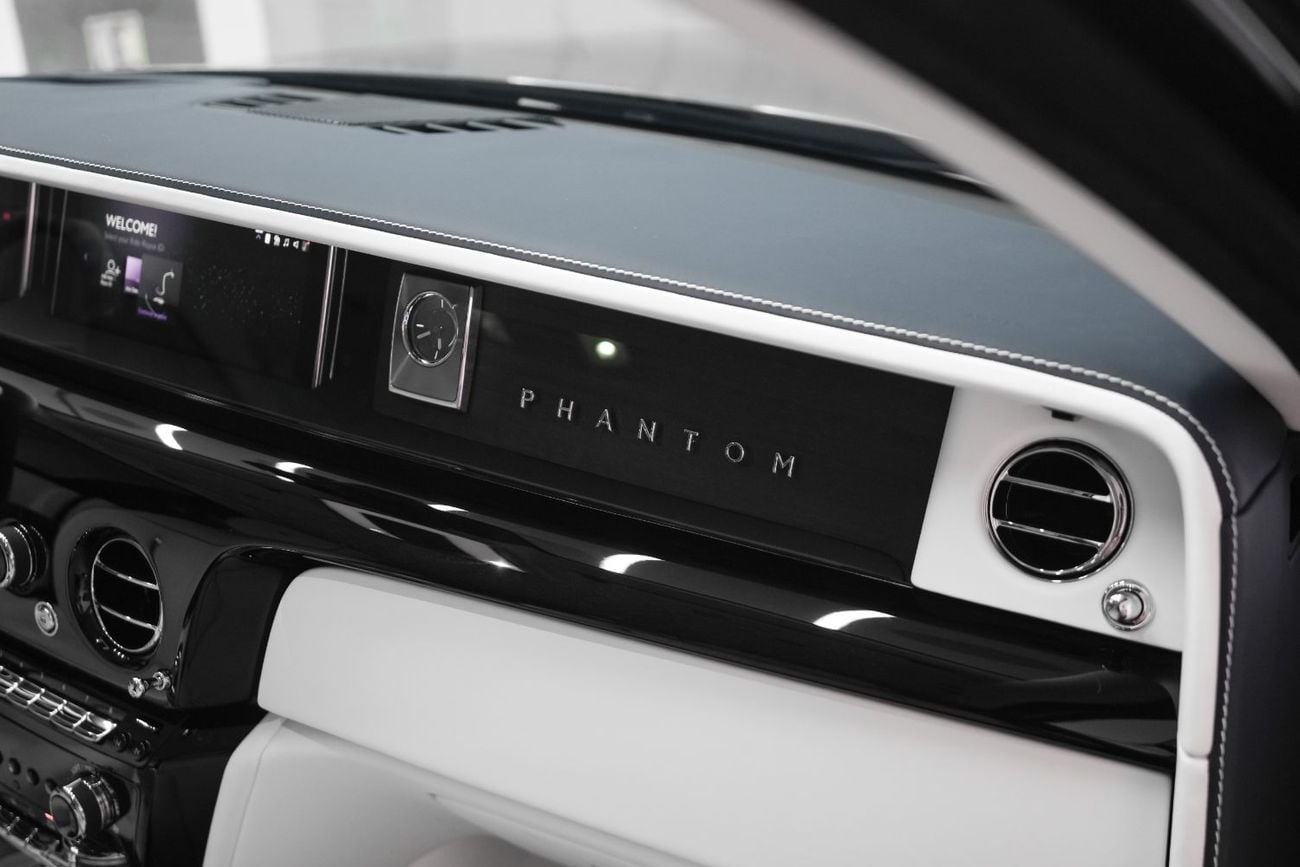 رولز رويس فانتوم 2025| Certified Pre-Owned | Warranty & Service