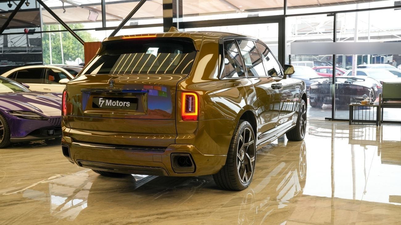 رولز رويس كولينان Rolls Royce Cullinan Black Badge - Bespoke Chartreuse - 2025