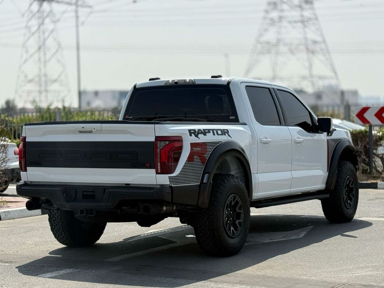 Ford F 150 Raptor GCC SPEC UNDER WARRANTY AND SERVICE CONTRACT