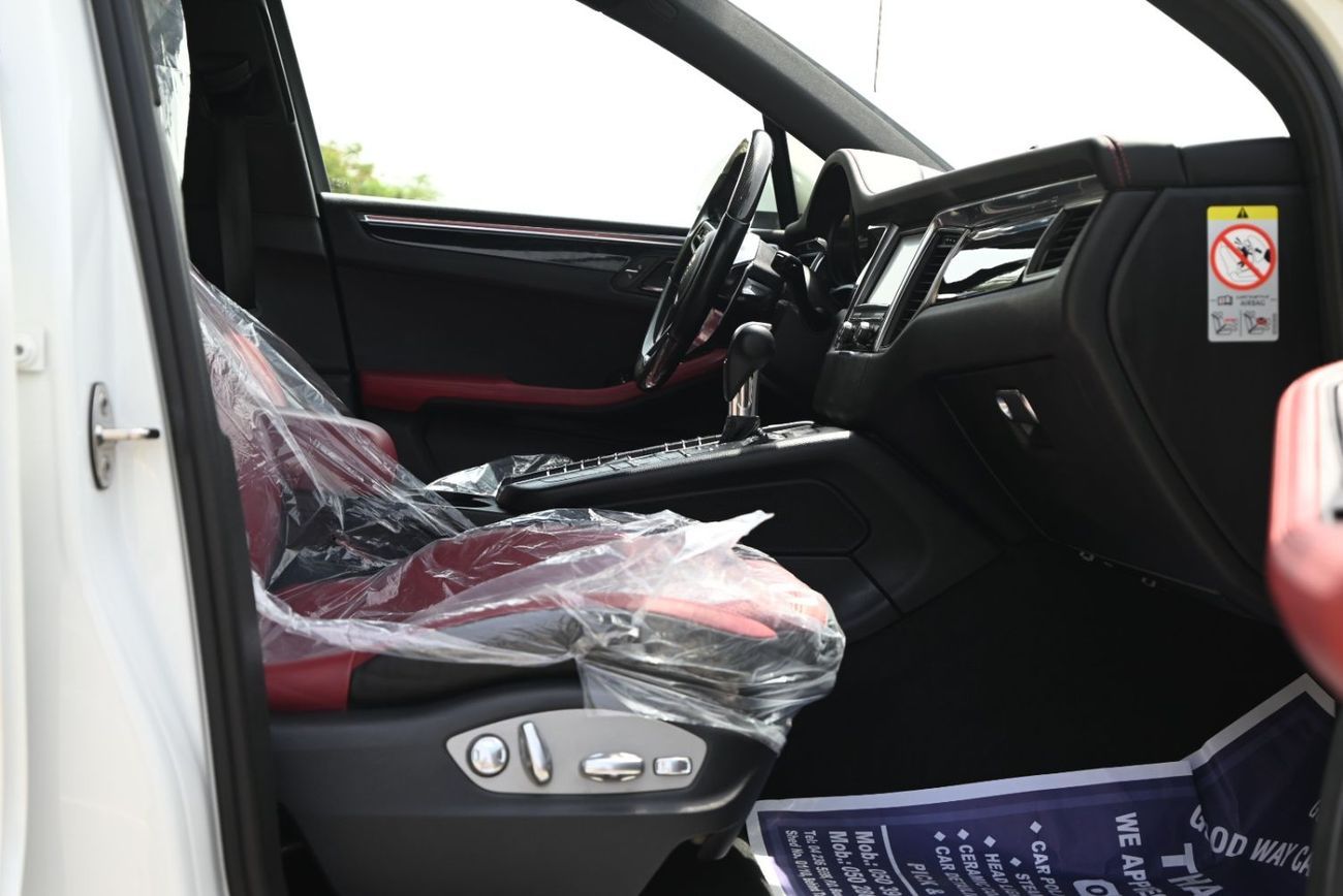 Porsche Macan S 2.9L (375 HP) BEST DEAL 0% DP - AGENCY MAINTAINED - PORSCHE MACAN S WITH PANORAMIC ROOF - RED INTE