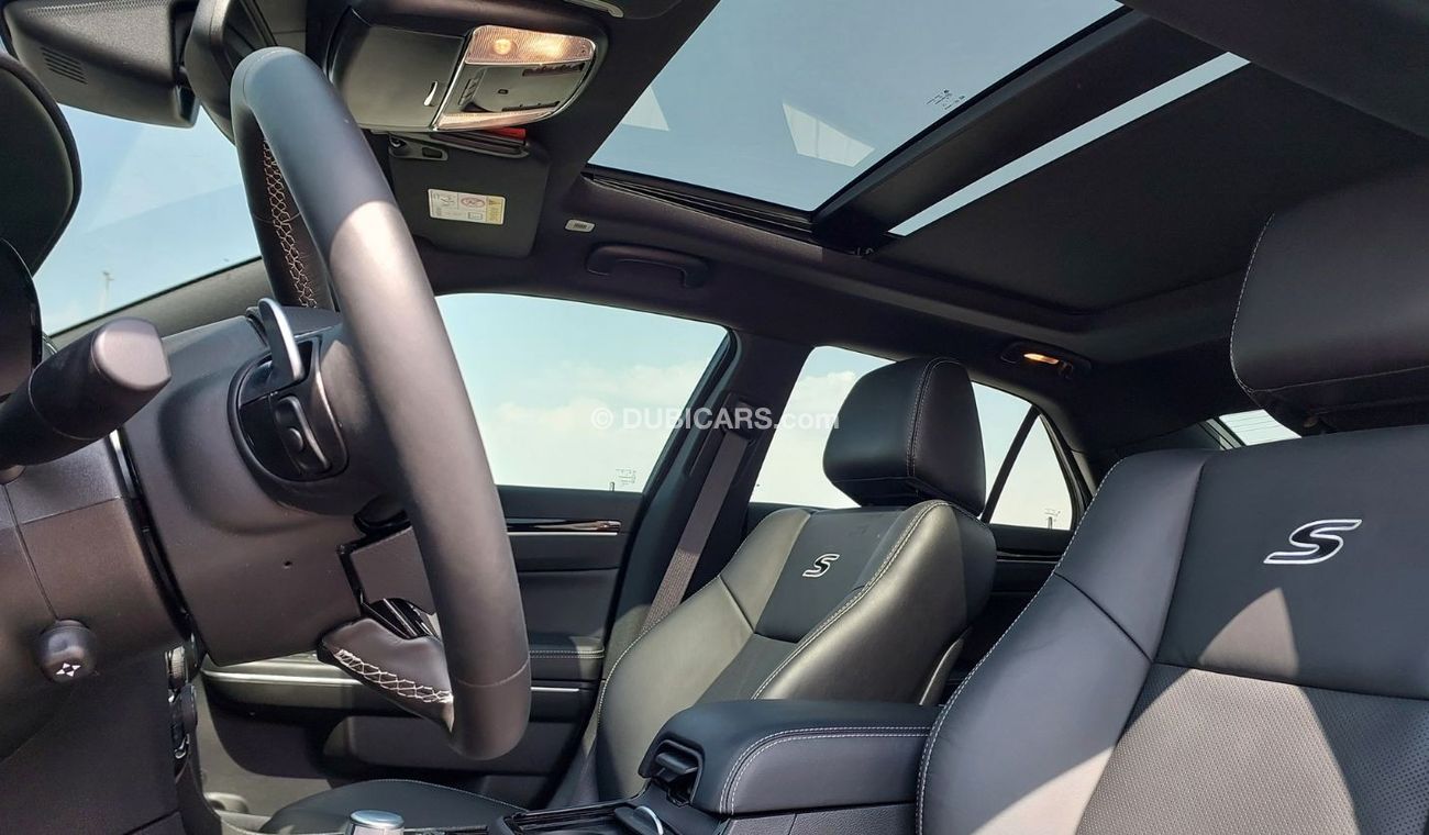 Chrysler 300s Brand New 3.6L V6 2022 GCC Agency Warranty