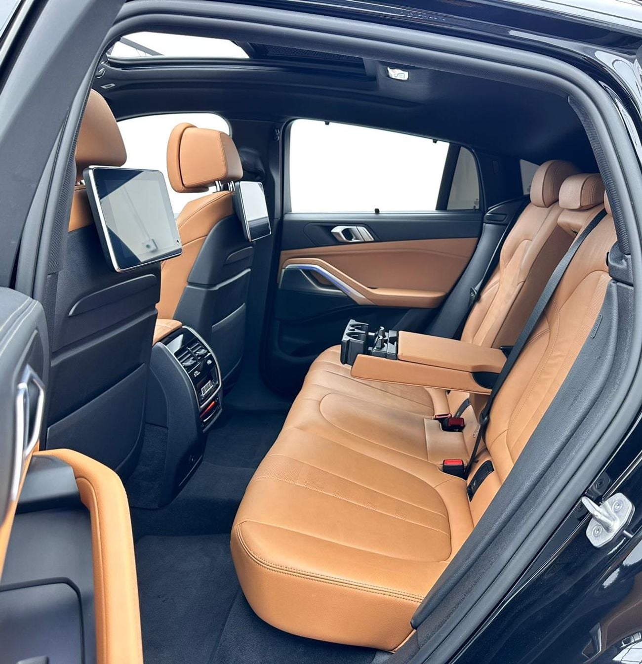 بي أم دبليو X6 2022 BMW X6 xDrive40i M-Sport, Dec/2026 BMW Warranty + Service Package, BMW Full Service History, GC