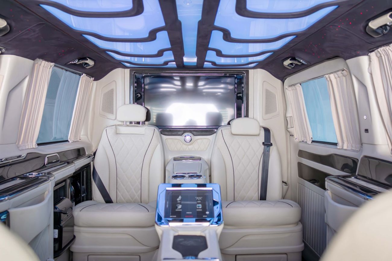 Mercedes-Benz V 250 Std 2.1L GCC-Maybach Edition-Gargash Service Package Until 135,000KM-VIP Options
