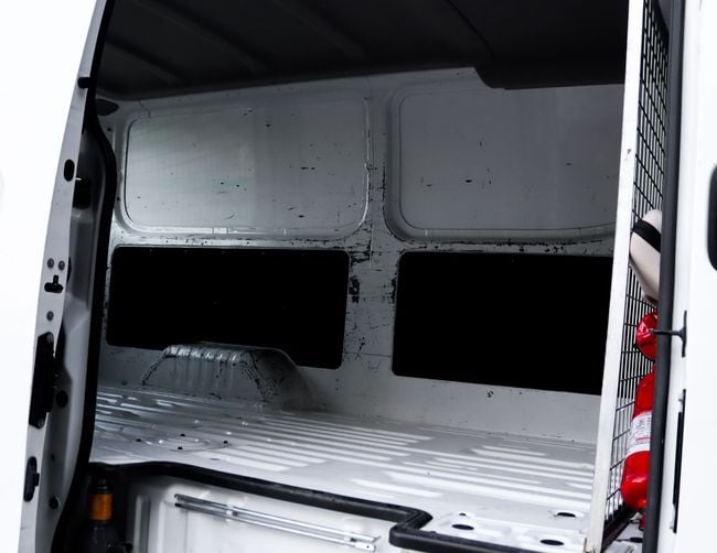 Nissan Urvan Van 2.5 L 2023 GCC Accident-Free In Excellent Condition 958 P.M, миниатюра 27