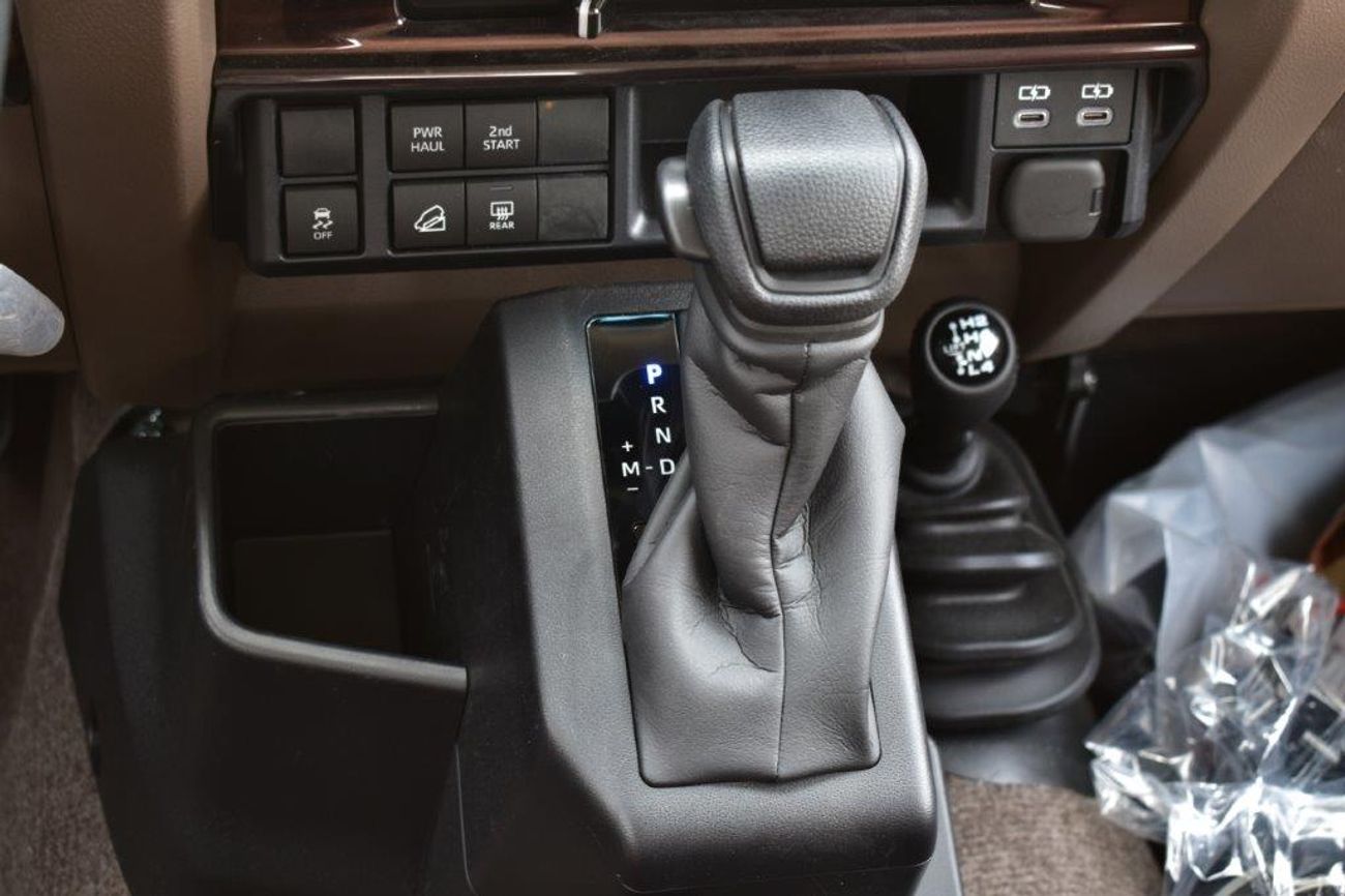 Toyota Land Cruiser 70 LC71 HARDTOP V6 4.0L PETROL AT