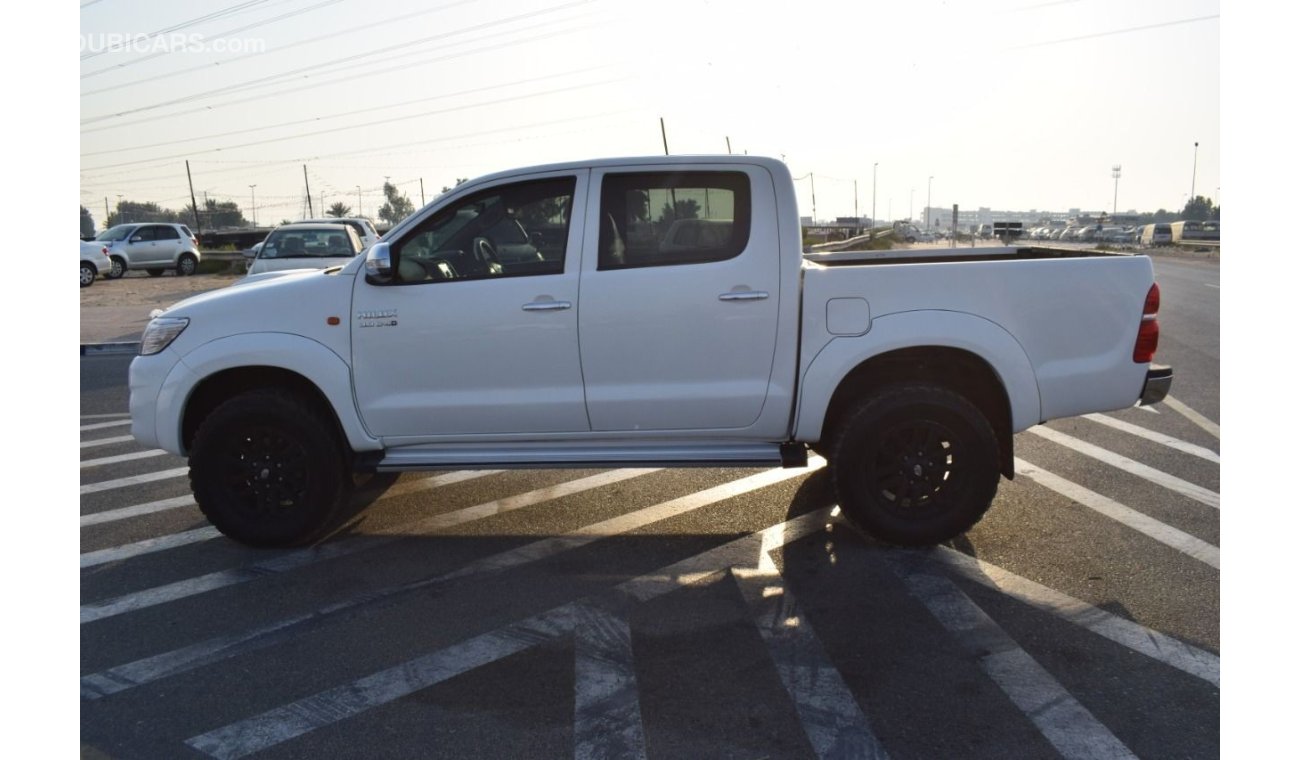 تويوتا هيلوكس white color diesel right hand 3.0L manual year 2012