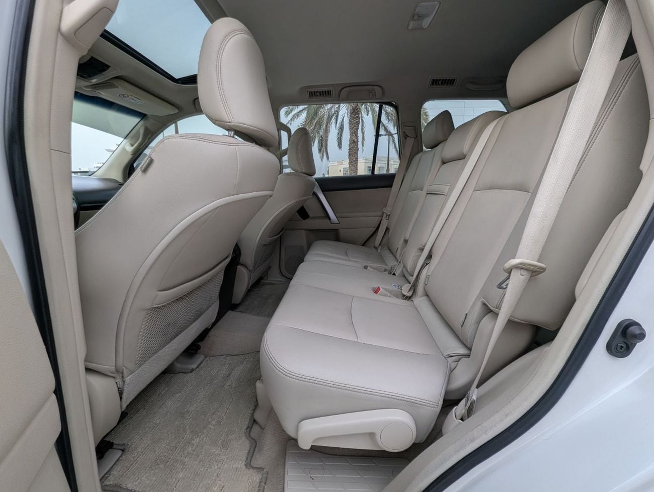 تويوتا برادو Toyota Prado v6 4.0L Petro engine LHD white colour